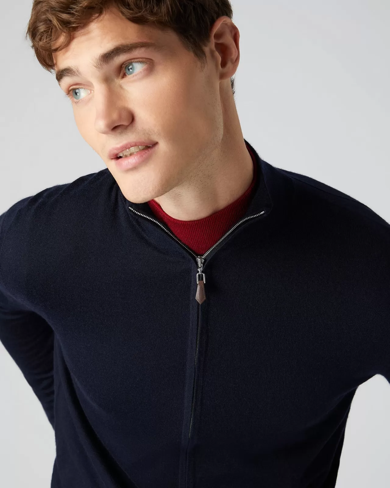 mens_the_hyde_fine_gauge_cashmere_zip_jumper_4.webp Men N.Peal Cardigans | Men'S The Hyde Fine Gauge Cashmere Zip Jumper