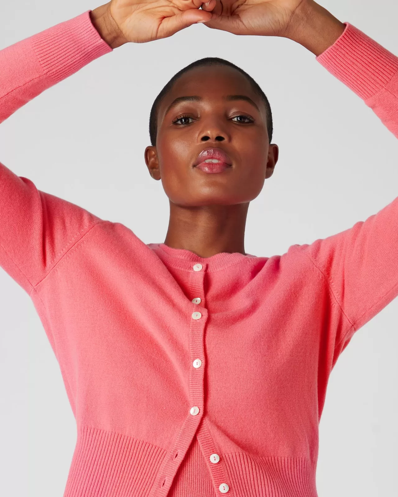 womens_long_sleeve_cropped_cashmere_cardigan_4-5.webp Women N.Peal Cardigans | Women'S Long Sleeve Cropped Cashmere Cardigan