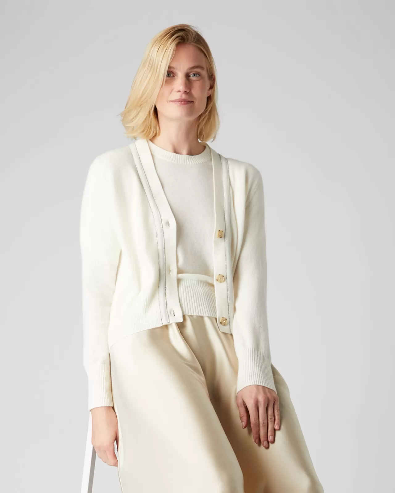 womens_metal_trim_cashmere_cardigan_4-1.webp Women N.Peal Cardigans | Women'S Metal Trim Cashmere Cardigan