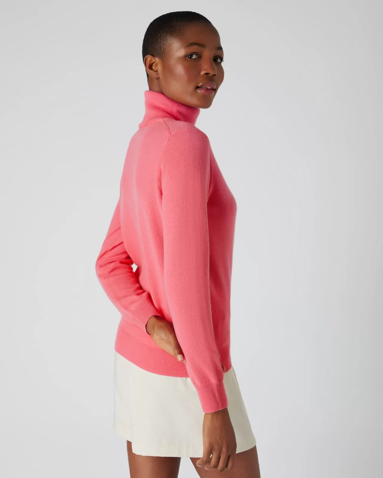 womens_polo_neck_cashmere_jumper_4.webp Women N.Peal Roll Necks | Women'S Polo Neck Cashmere Jumper