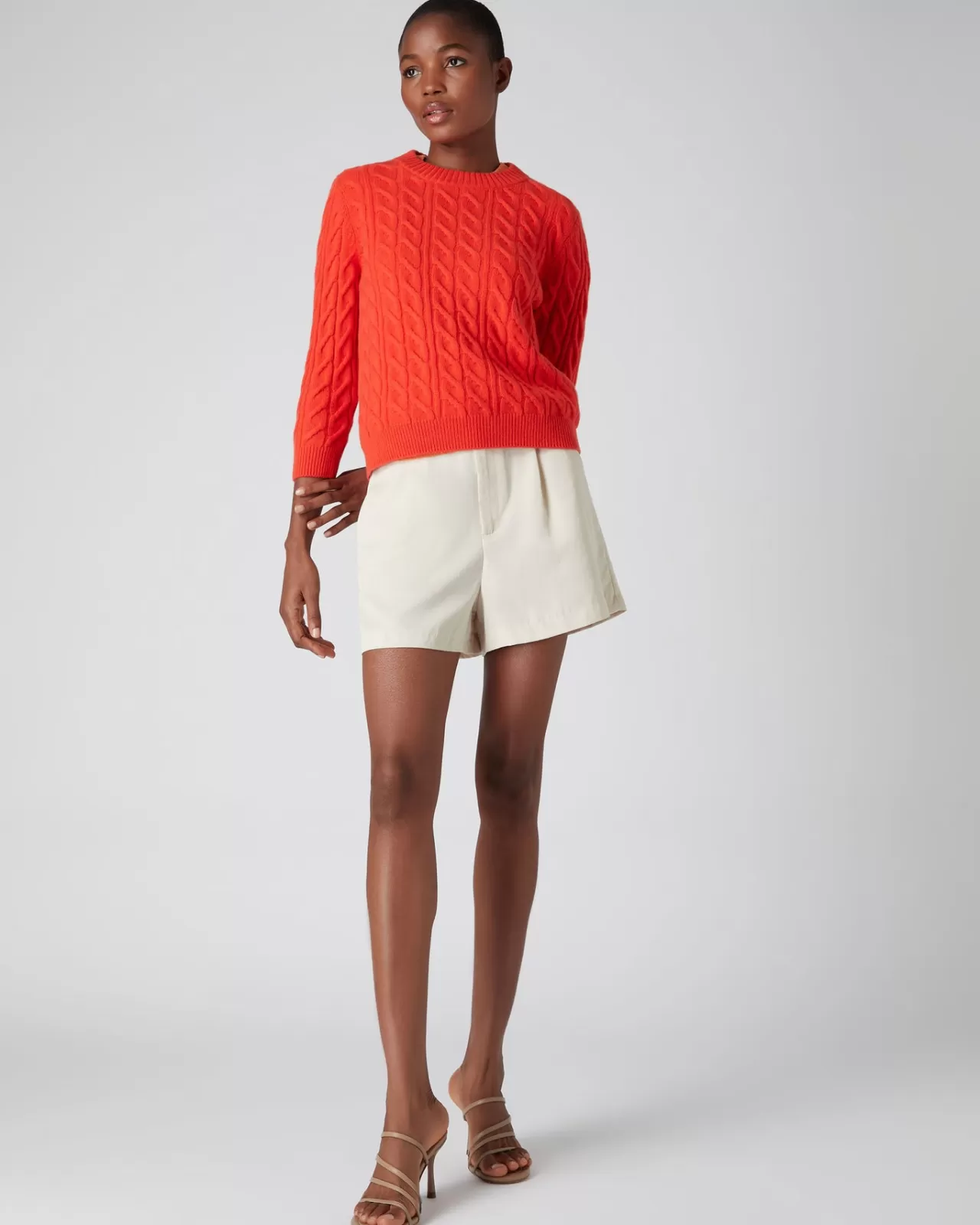 womens_round_neck_cable_cashmere_jumper_2-3.webp Women N.Peal Round Necks | Women'S Round Neck Cable Cashmere Jumper