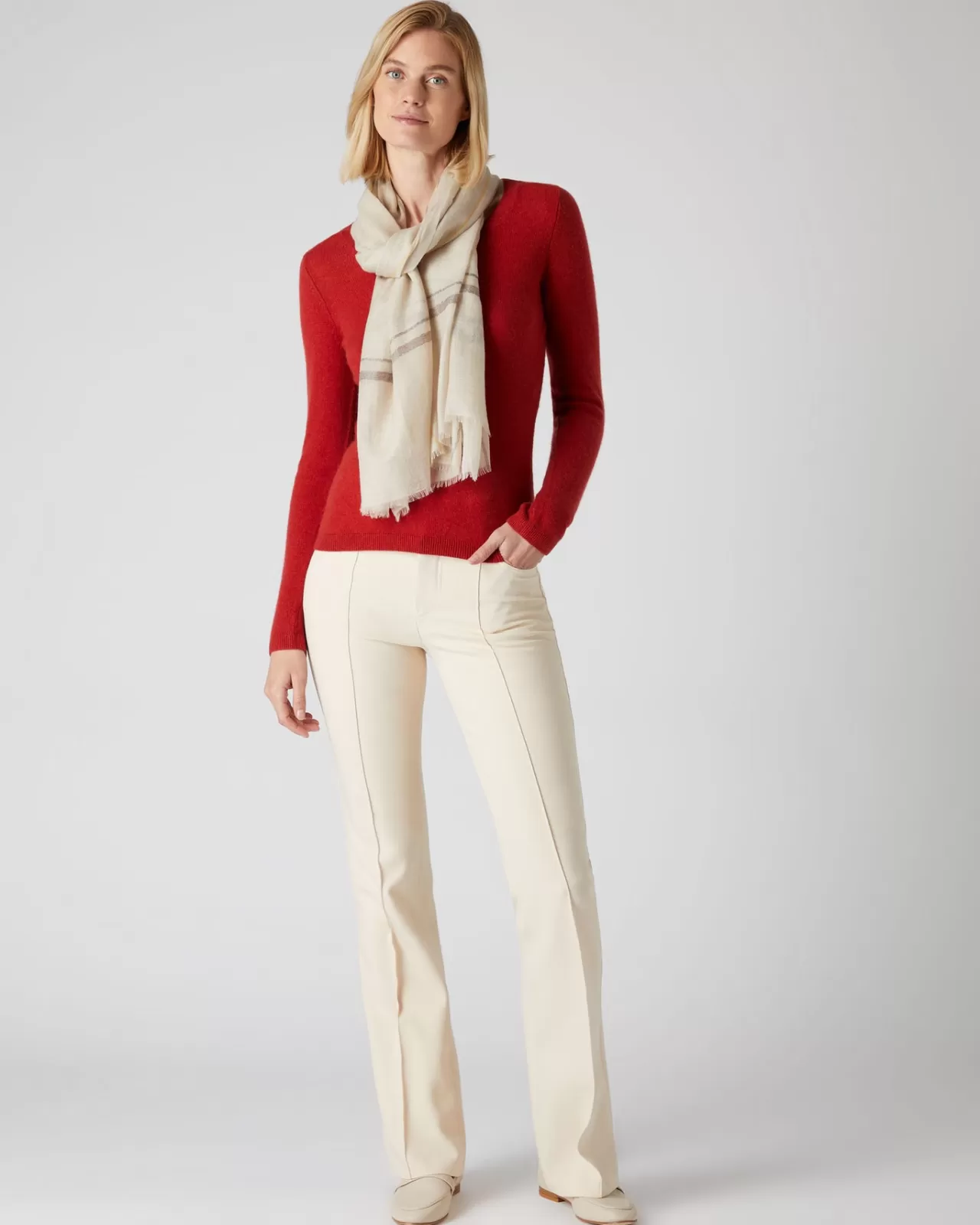 womens_stripe_edge_cashmere_pashmina_2.webp Women N.Peal Cashmere Scarves | Women'S Stripe Edge Cashmere Pashmina