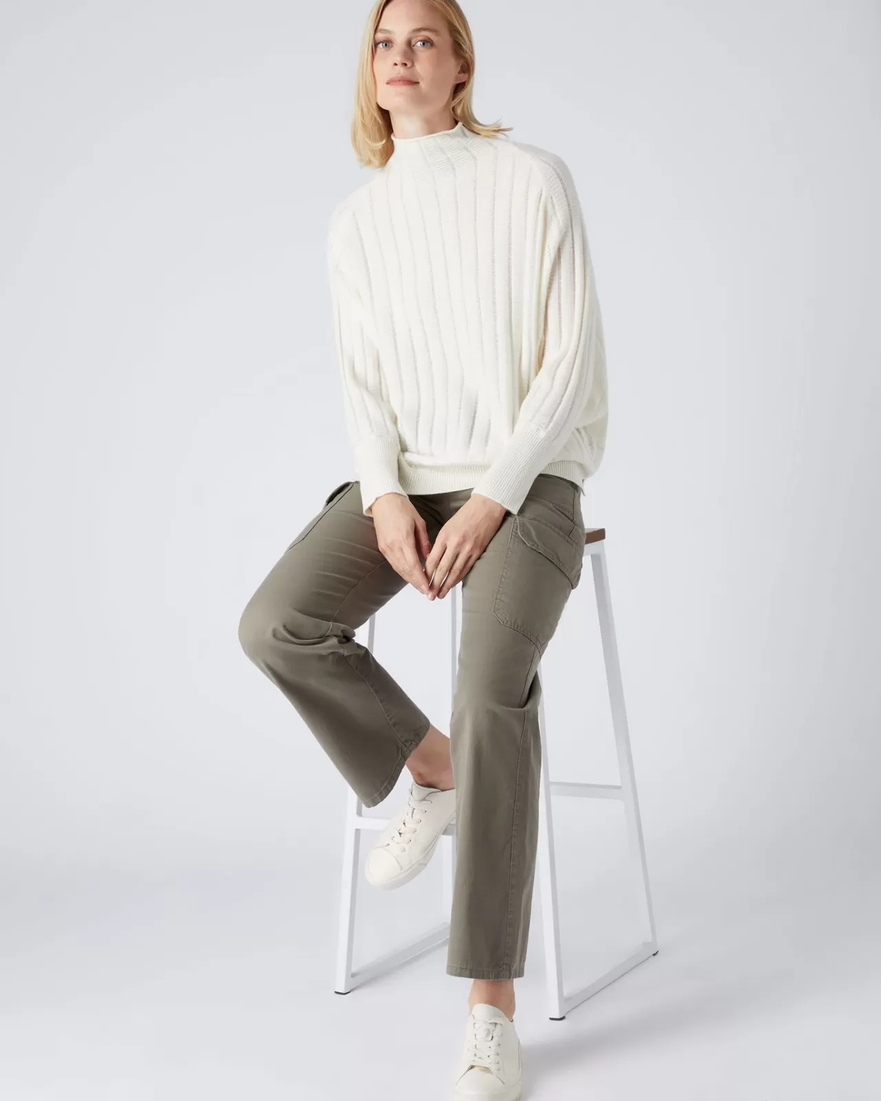 womens_textured_batwing_cashmere_jumper_2-1.webp Women N.Peal Roll Necks | Women'S Textured Batwing Cashmere Jumper